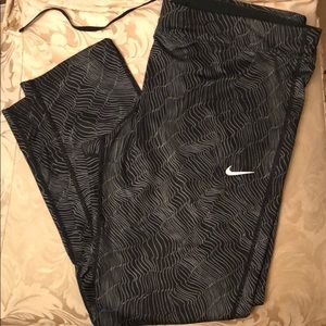 Nike dry-fit leggings